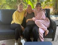 Fotografía publicada por Scout Willis junto a su padre Bruce y su hermana Tallulah.