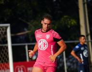 El delantero de Independiente del Valle, Claudio Spinelli, en un entrenamiento, previo al duelo contra Atlético Mineiro por la semifinal de vuelta de la Copa Sudamericana