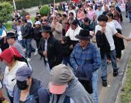 La marcha pacífica salió desde la comunidad de Chachimbiro, a la que pertenecía Guamán, y llegó hasta el parque de Los Dinosaurios
