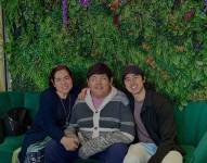 Ren Kai y su familia.