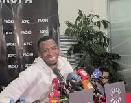 Willian Pacho en rueda de prensa en la ciudad de Guayaquil