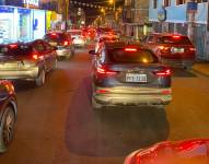 La calle Quito, en el centro de Nayón. Atravesarla en vehículo toma cerca de dos horas.
