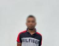 El hombre tenía en su poder un arma de fuego y municiones.