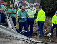 Personal de la Agencia de Tránsito y Movilidad (ATM) y la Oficina de Investigación de Accidentes de Tránsito (OIAT) acudieron al sitio para levantar el cuerpo, recoger indicios y trasladar el camión siniestrado a los patios de retención vehicular.