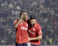 Jhonny Quiñónez celebro su gol con Independiente de Avellaneda