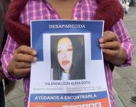 Su madre, Meri León, realiza plantones para exigir información sobre el paradero de su hija.