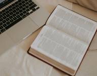 Foto referencial a religión y tecnología.