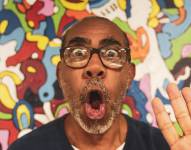 Lucho Aguirre saludando a la cámara.