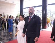 Mario Godoy y su esposa en la ceremonia de posesión de Daniel Noboa en mayo de 2025.