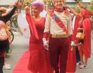 Iván Farah y su madre disfrazados del Príncipe Encantador y el Hada Madrina.