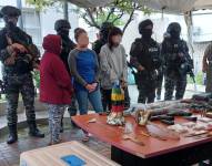 El oficial agregó que los detenidos están relacionados con delitos como tráfico de armas, narcotráfico, robos de vehículos y extorsión.