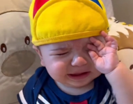 Tierno bebé llora como Quico del Chavo del 8.