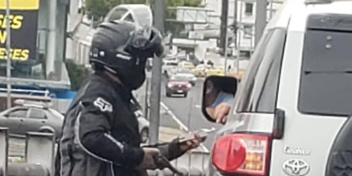 Quito: la Policía Nacional detuvo a sospechosos de asalto en la avenida Granados