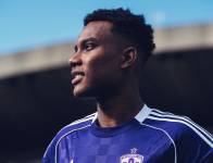 Óscar Zambrano, mediocampista ecuatoriano.