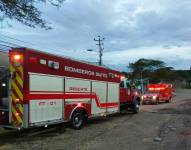 Personal del Cuerpo de Bomberos Quito llegaron hasta el sitio para atender la emergencia.