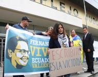 Plantón por Fernando Villavicencio en Quito
