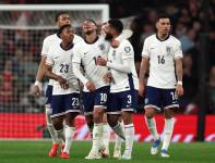 Jugadores de Inglaterra, celebrando un gol.