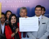 Rueda de prensa de la bancada ADN en la Asamblea este 8 de diciembre de 2025.