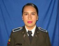 La policía Verónica Songor fue víctima de un atentado en una UPC en Guayaquil.
