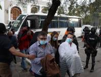 Llegada a la Unidad de Flagrancia de Pichincha, de los detenidos en el caso Purga, el 4 de marzo de 2024.