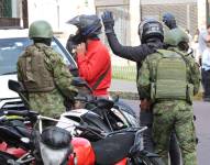 Imagen de operativos de militares en Quito, el 30 de enero de 2024.