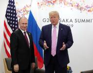 Foto de archivo del presidente ruso, Vladimir Putin (i), se reúne con el presidente de os Estados Unidos, Donald Trump (d).