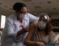 Profesores pasaron a ser población prioritaria a vacunar en Ecuador