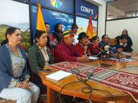 Representantes de la Conaie y Confeniae dieron una rueda de prensa en conjunto. También estuvo la asambleísta expulsada de Pachakutik, Mireya Pazmiño.