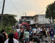 Imagen de una ambulancia en El Guabo, tras un ataque armado que dejó a tres personas asesinadas.