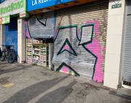 Fachada del local en la Av. 10 de Agosto