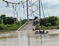 Un puente en Daule colapsó el 19 de marzo de 2025. Las autoridades exigen una investigación rigurosa.