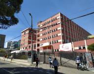 Fachada del hospital de niños Baca Ortiz.