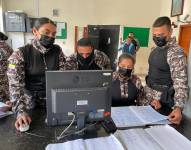 Un grupo de agentes penitenciarios hizo prácticas en la cárcel de El Inca.