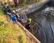 Equipos de rescate acudieron al sitio, pero solo pudieron recuperar los cuerpos.