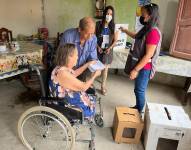 Elecciones Ecuador 2023: realizan simulacros de voto en casa