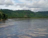 Derrame de crudo afecto dos ríos en Esmeraldas.