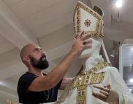 Filippo Sorcinelli, el diseñador de las vestimentas lujosas del papa Francisco.