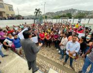Gobernador promete atender problemas en colegio de Guayaquil donde hallaron 3piernas humanas