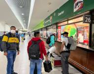 Viajeros han quedado varados en la Terminal Terrestre de Guayaquil.