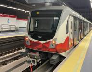 El Metro de Quito cuenta con 18 trenes. Cada uno puede transportar 1.200 pasajeros.