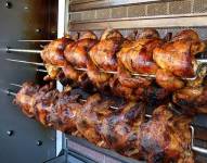 Pollos en asadero.