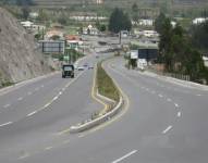 Varios manifestantes habían bloqueado el tramo de la vía Panamericana norte, que atraviesa el cantón Otavalo.