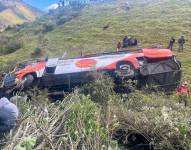 El bus cayó a un barranco y dejó nueve muertos.