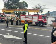 Funcionarios de la Policía Nacional y el Cuerpo de Bomberos Quito atendieron la emergencia.