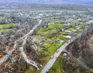 Fotografía cedida por Missouri State Highway Patrol que muestra los daños después de un tornado en el condado de Bollinger, Misuri (EE.UU.), este 5 de abril de 2023. EFE/EPA/Missouri State Highway Patrol