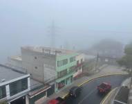 La neblina cubre varios puntos del centro y norte de Quito, la tarde de este 2 de febrero de 2024.