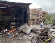 Desesperada búsqueda de desaparecidos entre el lodo en Quito