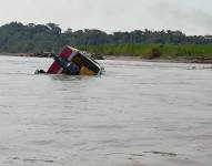 Una embarcación identificada como Wayra Sach, sufrió un fatal accidente, naufragó con 15 personas abordo.