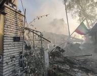 Edificio del consulado iraní totalmente derrumbado.