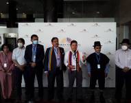 Joel Abad (cuarto de izq. a der.) y Mario Ruiz (quinto de izq. a der.) impulsan este pedido.